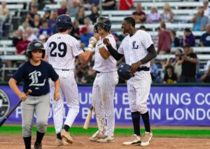 Baseball players together.